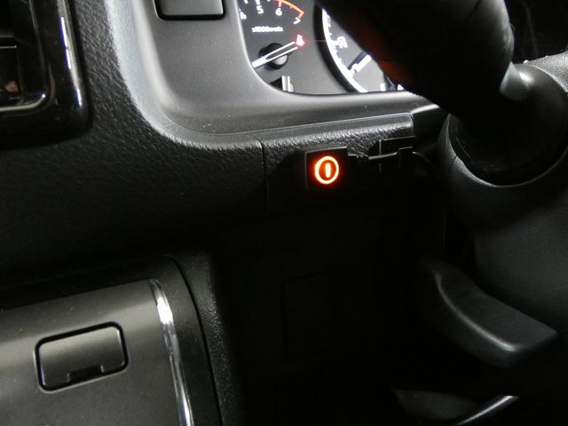 TOYOTA HIACE van 4WD 2023