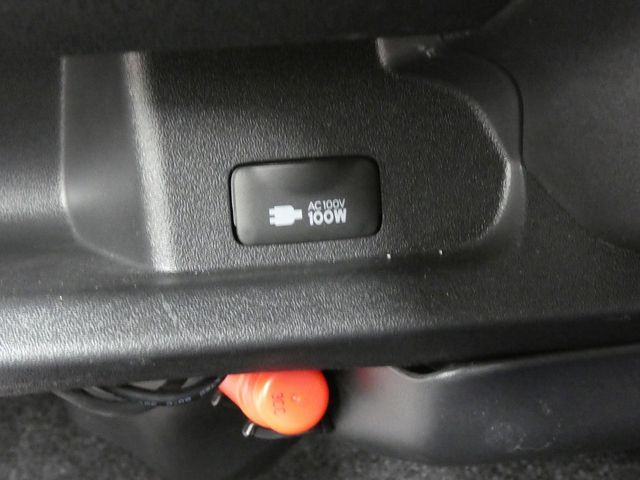 TOYOTA HIACE van 4WD 2023