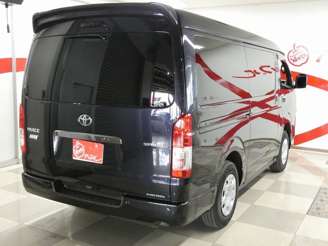 TOYOTA HIACE van 4WD 2023