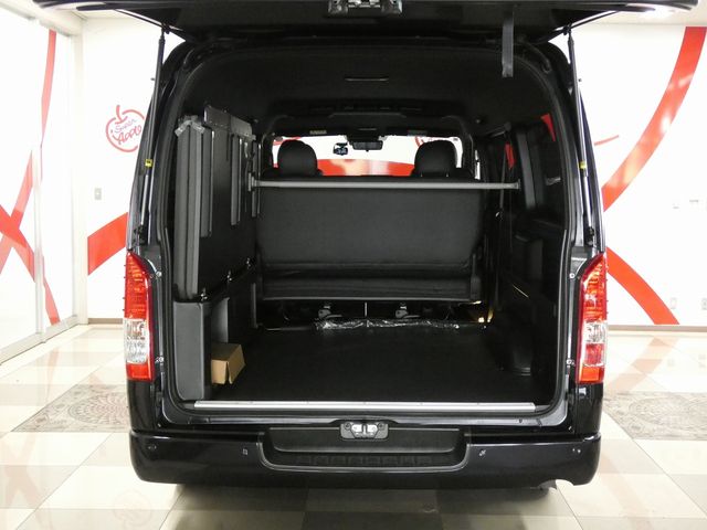 TOYOTA HIACE van 4WD 2023