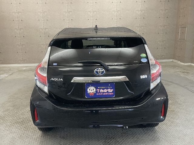 TOYOTA AQUA 2019
