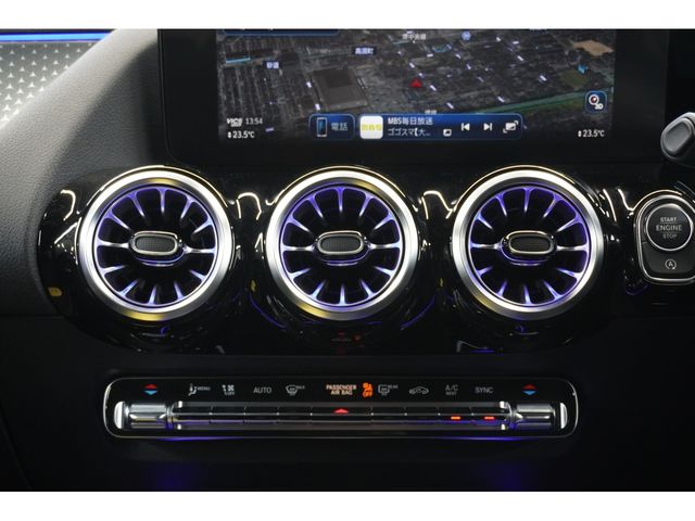 MERCEDES BENZ MERCEDES BENZ GLA class 2023