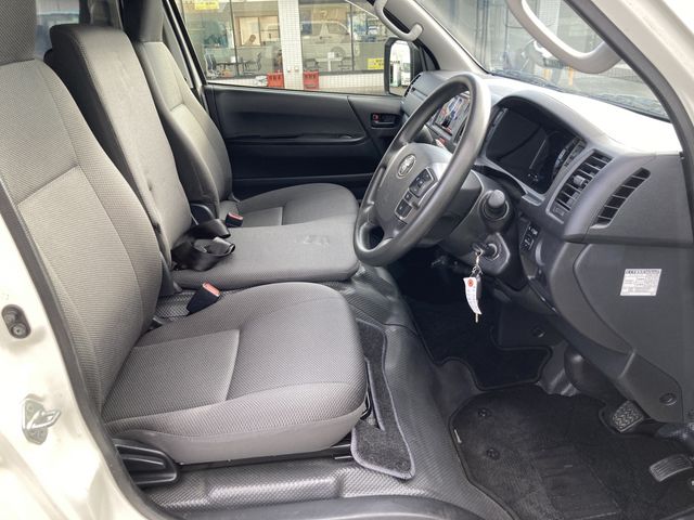 TOYOTA HIACE van 1.25t 2WD 2020