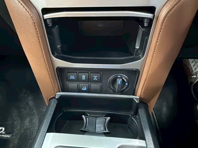 TOYOTA LANDCRUISER PRADO 2022