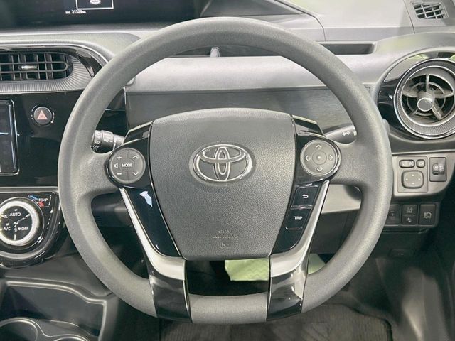 TOYOTA AQUA 2019