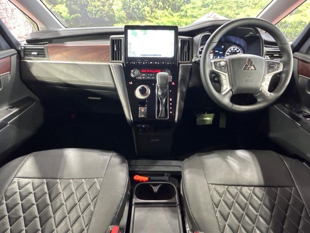 MITSUBISHI DELICA D:5 4WD 2023