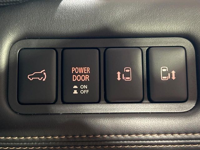 MITSUBISHI DELICA D:5 4WD 2023