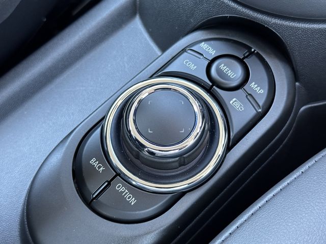 BMW MINI COOPER D 2023