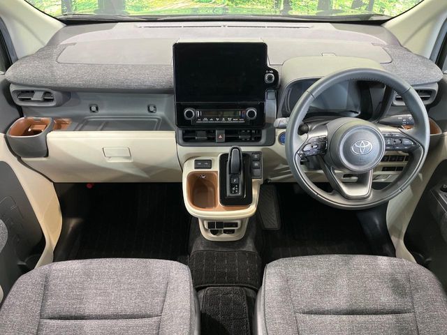 TOYOTA SIENTA HYBRID 2023