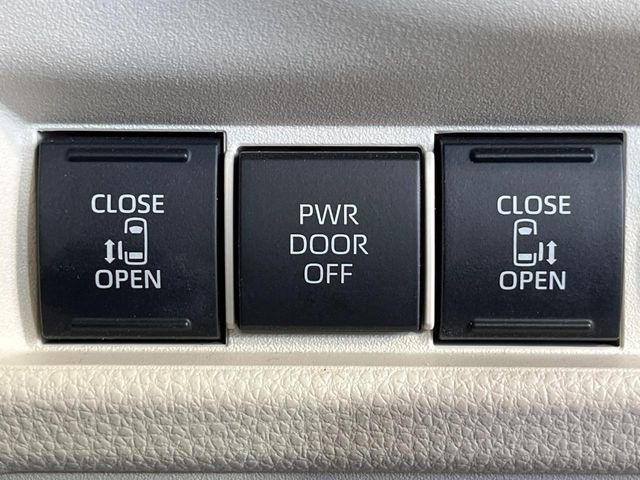 TOYOTA SIENTA HYBRID 2023