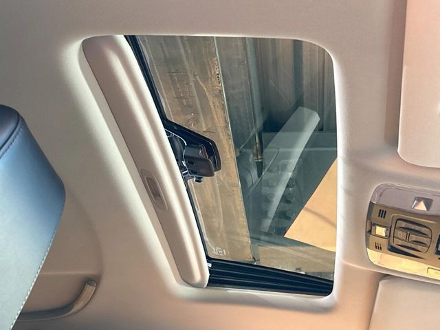 TOYOTA ALPHARD hybrid 4WD 2022