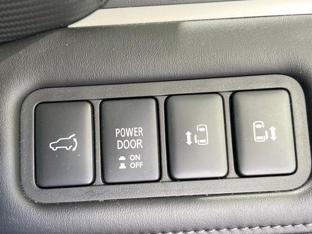 MITSUBISHI DELICA D:5 4WD 2022