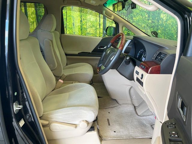 TOYOTA VELLFIRE 2009