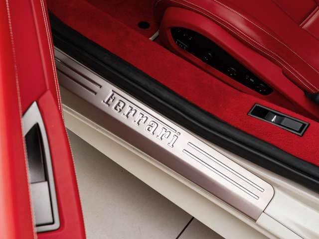 FERRARI FERRARI 458 Italia 2010