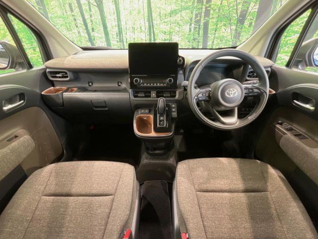 TOYOTA SIENTA HYBRID 2025