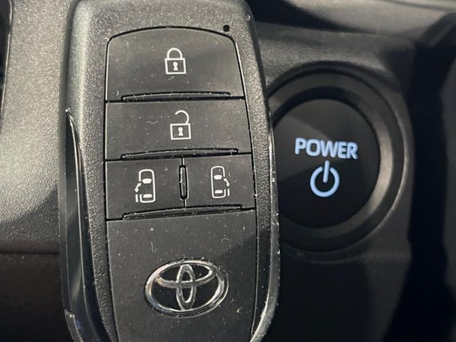 TOYOTA SIENTA HYBRID 2025