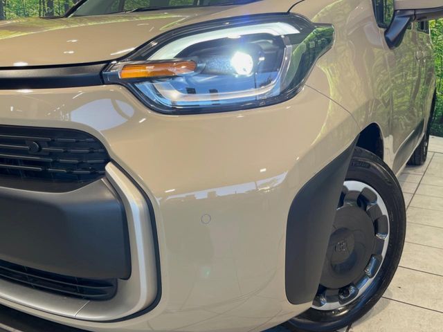 TOYOTA SIENTA HYBRID 2025