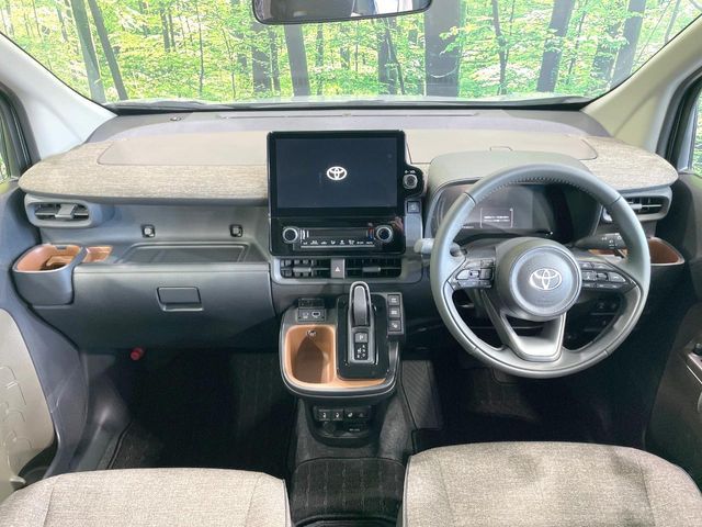 TOYOTA SIENTA HYBRID 2025