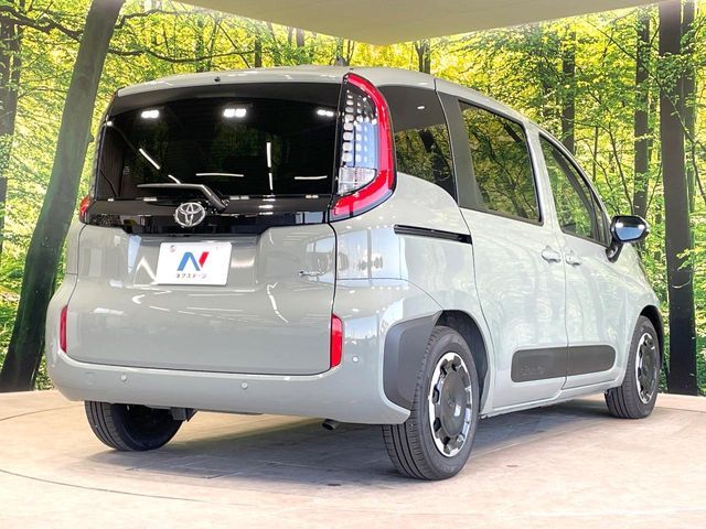 TOYOTA SIENTA HYBRID 2025
