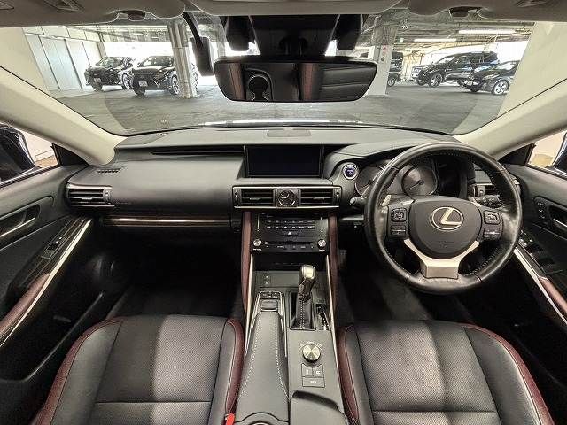 TOYOTA LEXUS IS300h 2017