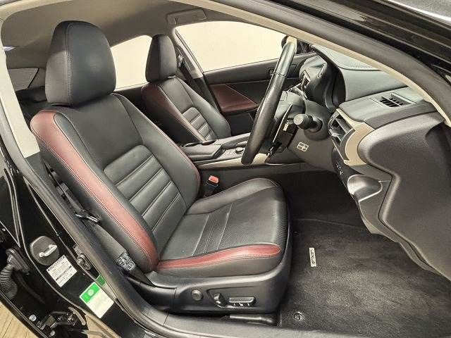 TOYOTA LEXUS IS300h 2017