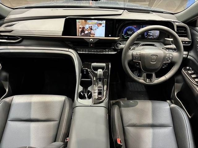 TOYOTA CROWN ESTATE 4WD 2025