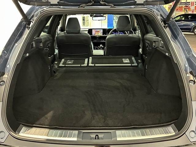 TOYOTA CROWN ESTATE 4WD 2025