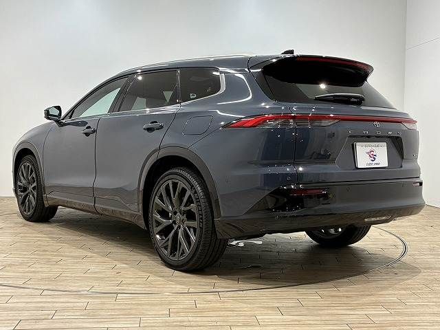 TOYOTA CROWN ESTATE 4WD 2025