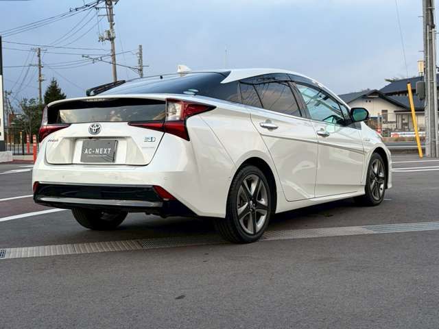 TOYOTA PRIUS 2019