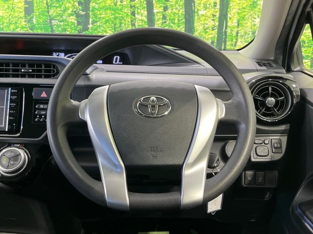 TOYOTA AQUA 2015
