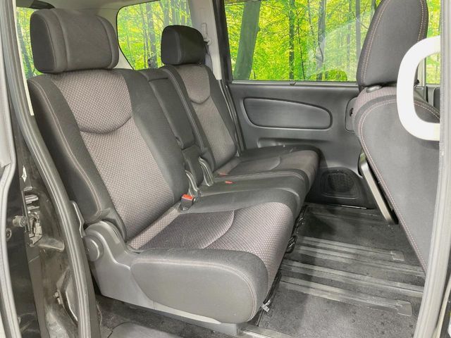 NISSAN SERENA  WG 2011