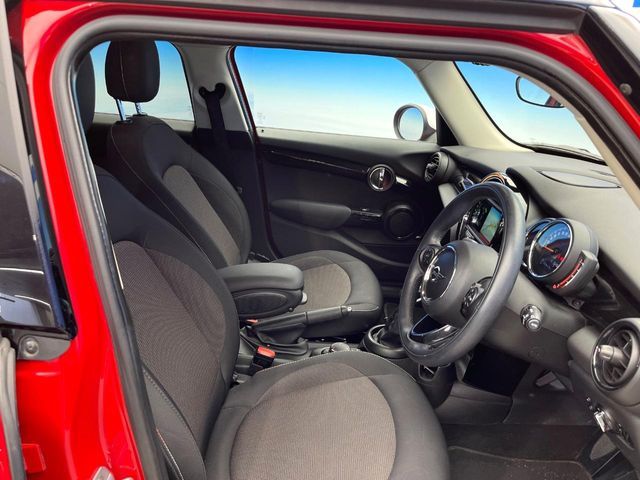 BMW MINI COOPER D 5DOOR 2018
