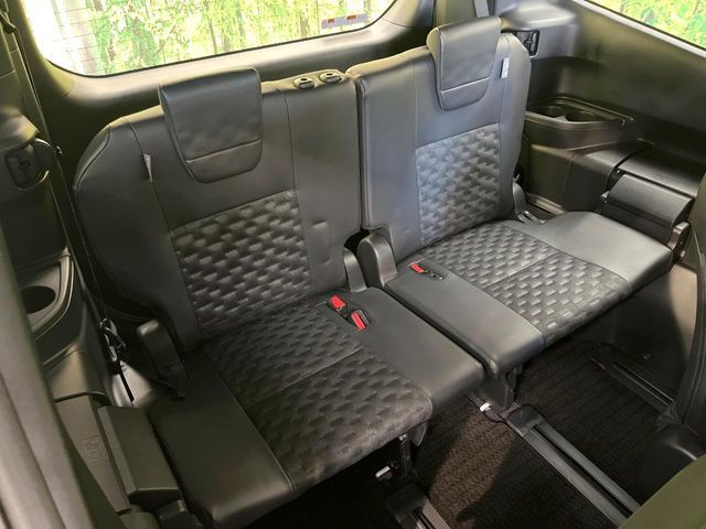 TOYOTA VOXY HYBRID 2023