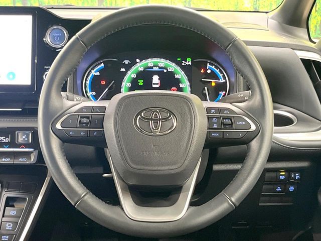 TOYOTA VOXY HYBRID 2023