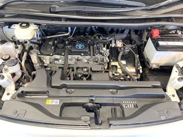 TOYOTA VOXY HYBRID 2023