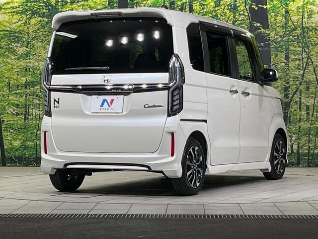 HONDA N BOX CUSTOM 2017