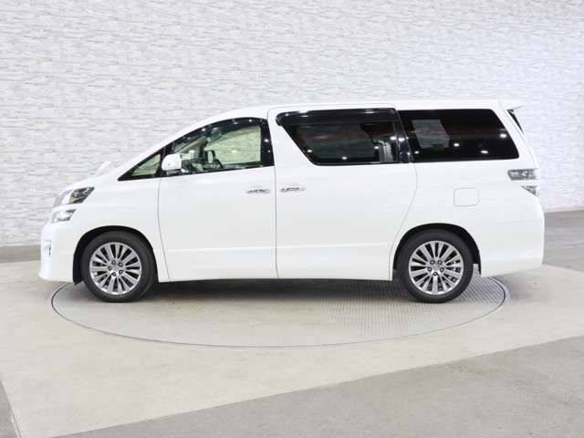 TOYOTA VELLFIRE 2014