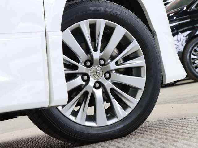 TOYOTA VELLFIRE 2014