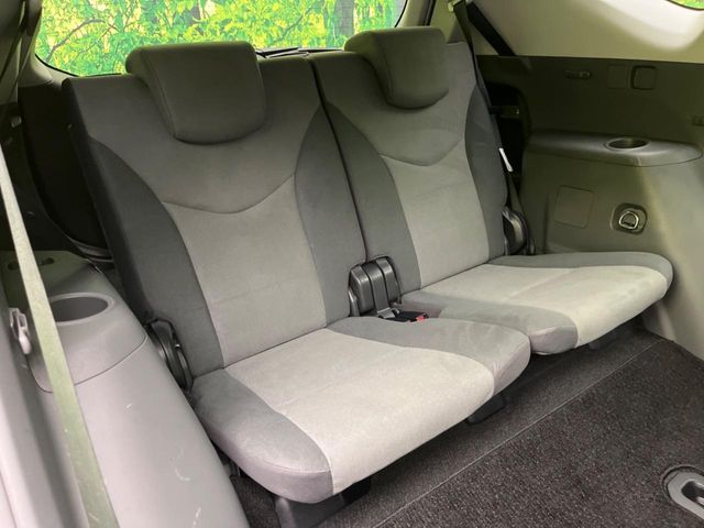 TOYOTA PRIUS Alpha 2013