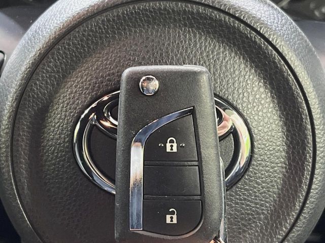 TOYOTA YARIS HYBRID 2020