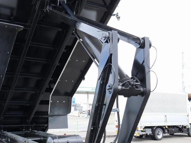 MITSUBISHI FUSOU SUPER GREAT 2025