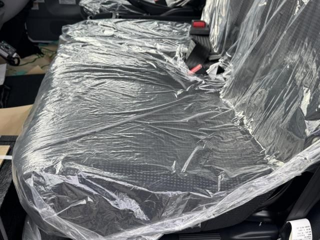 MITSUBISHI CANTER 2023