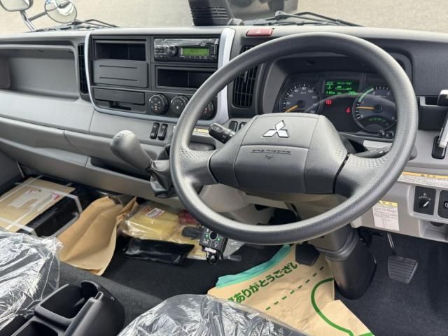 MITSUBISHI CANTER 2023