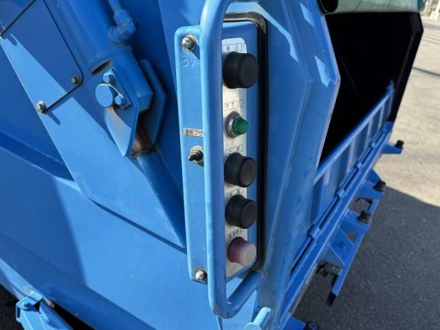 MITSUBISHI FUSOU FIGHTER 2012