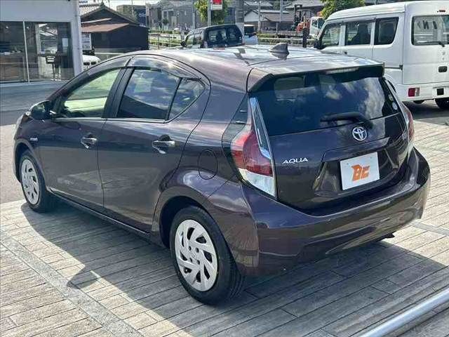 TOYOTA AQUA 2016