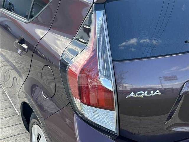 TOYOTA AQUA 2016