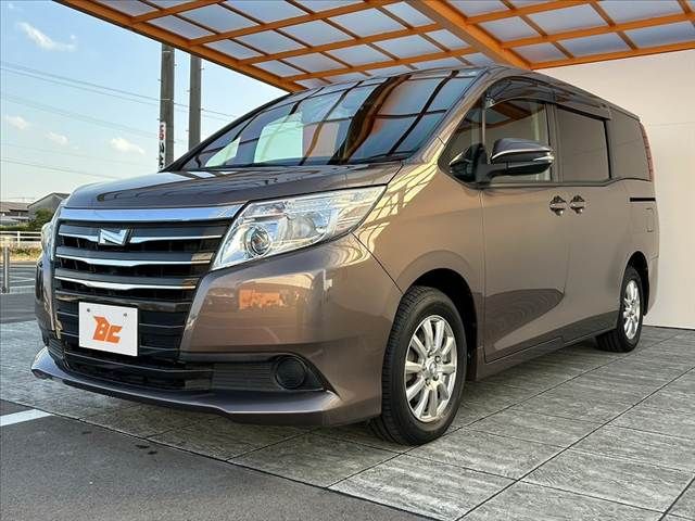 TOYOTA NOAH 2015