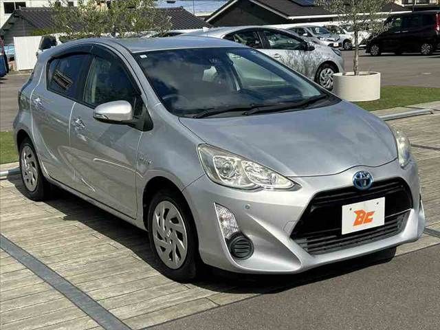 TOYOTA AQUA 2016