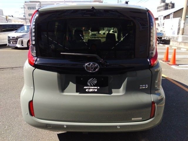 TOYOTA SIENTA HYBRID 2023