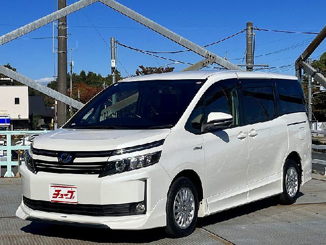 TOYOTA VOXY HYBRID 2014
